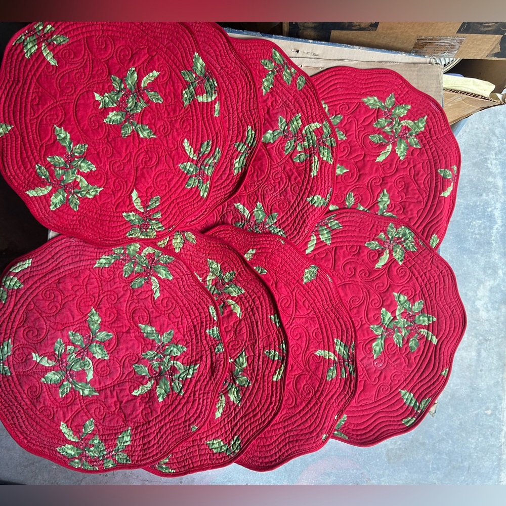Beautiful Quilted Red Reversible 70” Table Runner & 8 Placemats